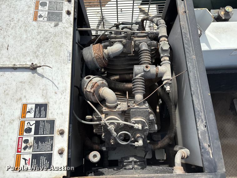 image for item FB5496 2017 Ford F550 utility / service truck