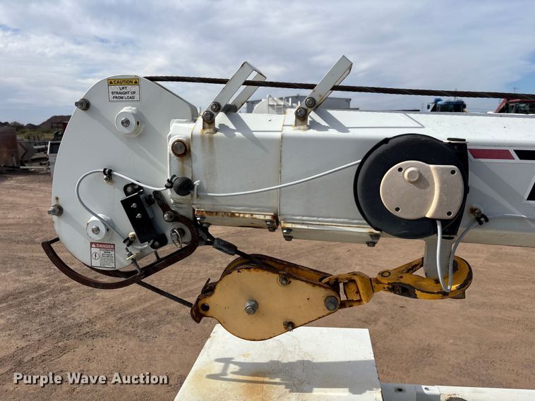 image for item FB5496 2017 Ford F550 utility / service truck