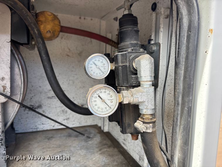 image for item FB5496 2017 Ford F550 utility / service truck