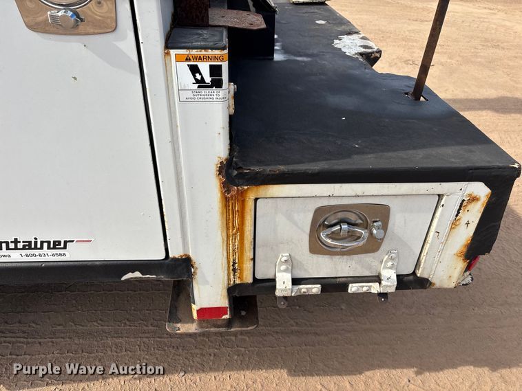 image for item FB5496 2017 Ford F550 utility / service truck