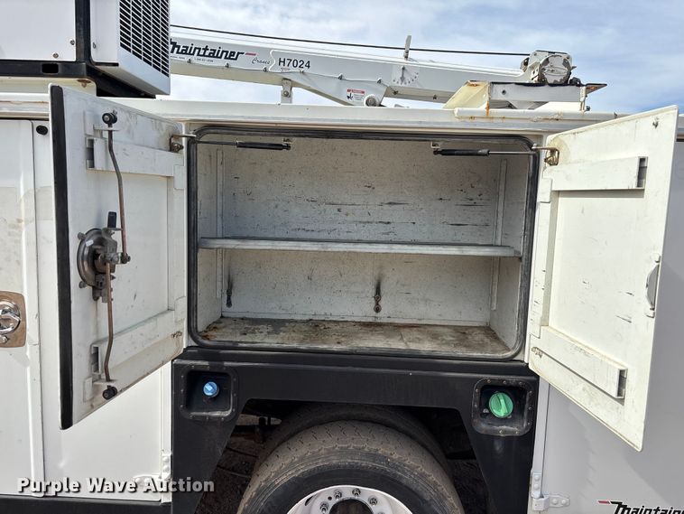 image for item FB5496 2017 Ford F550 utility / service truck