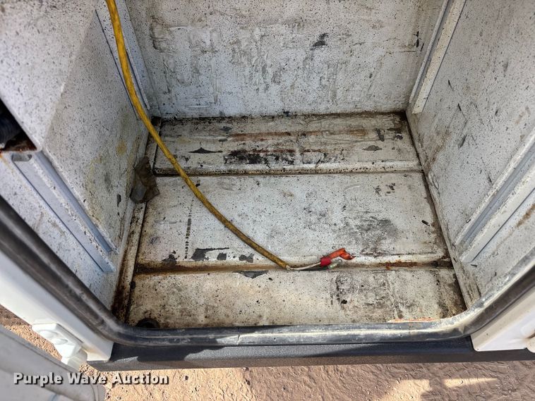 image for item FB5496 2017 Ford F550 utility / service truck