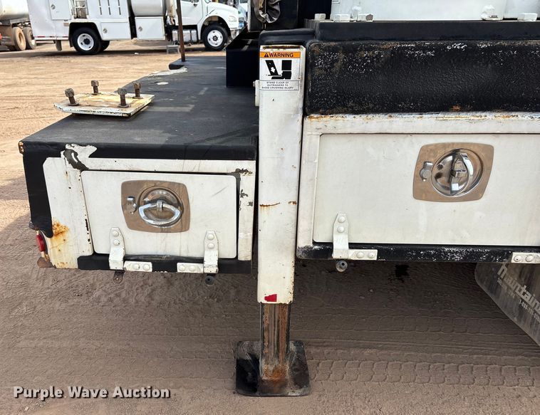 image for item FB5496 2017 Ford F550 utility / service truck