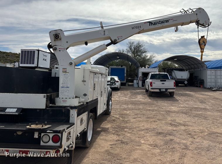 image for item FB5496 2017 Ford F550 utility / service truck