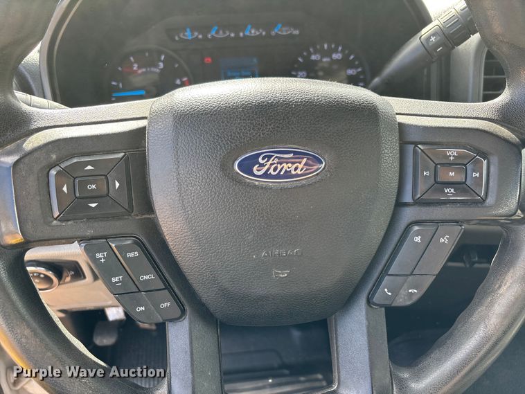 image for item FB5496 2017 Ford F550 utility / service truck