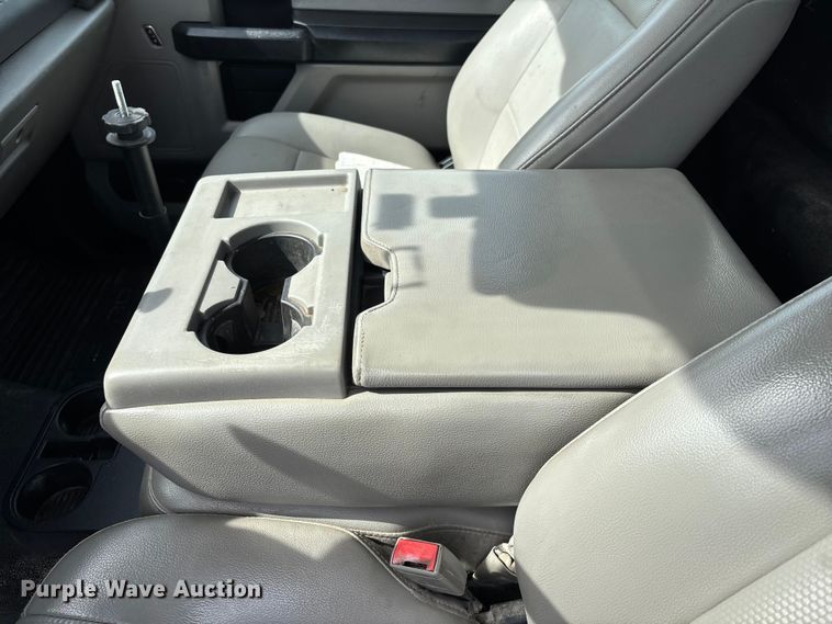 image for item FB5496 2017 Ford F550 utility / service truck