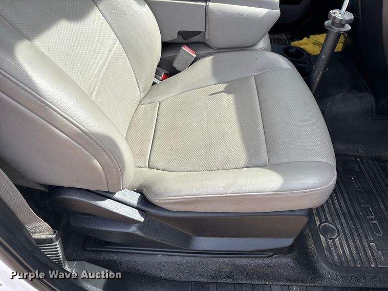 image for item FB5496 2017 Ford F550 utility / service truck