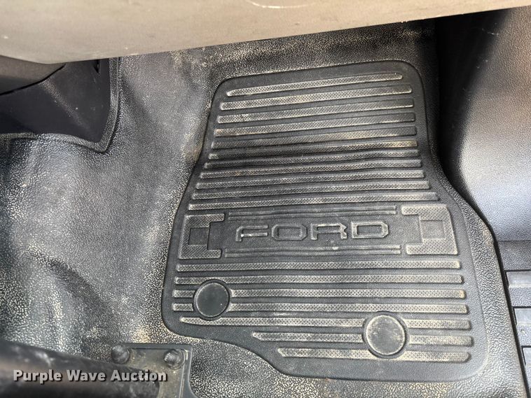 image for item FB5496 2017 Ford F550 utility / service truck