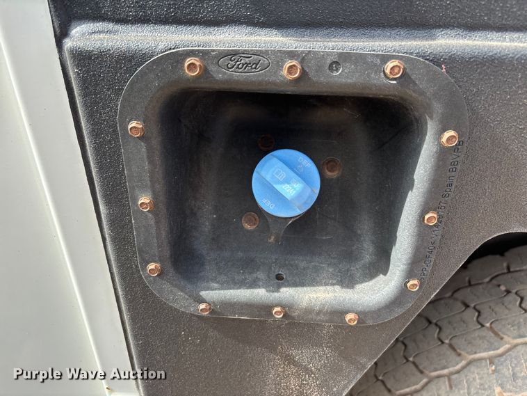 image for item FB5496 2017 Ford F550 utility / service truck