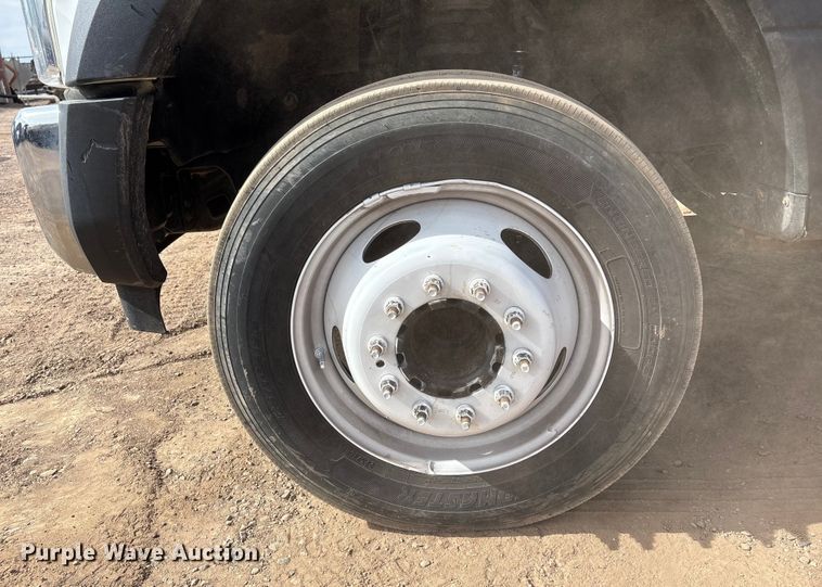 image for item FB5496 2017 Ford F550 utility / service truck