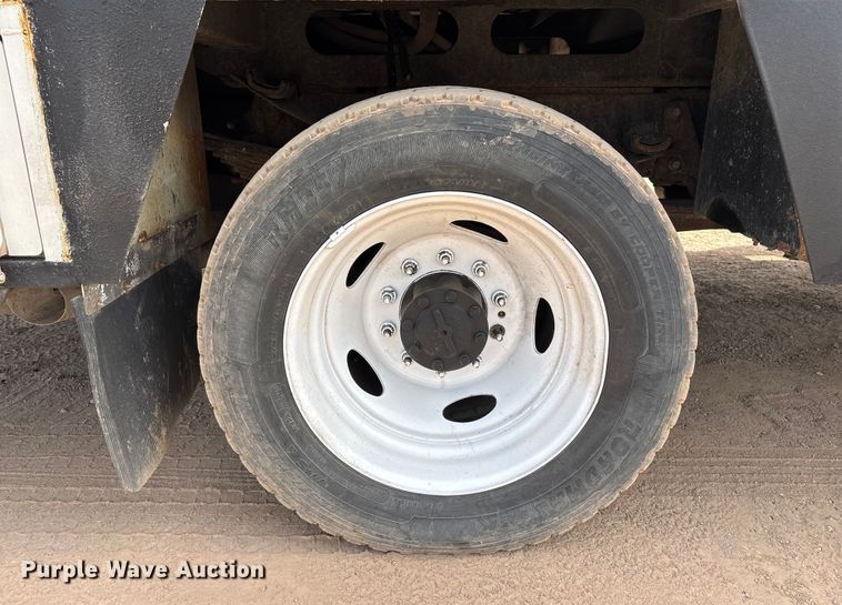 image for item FB5496 2017 Ford F550 utility / service truck