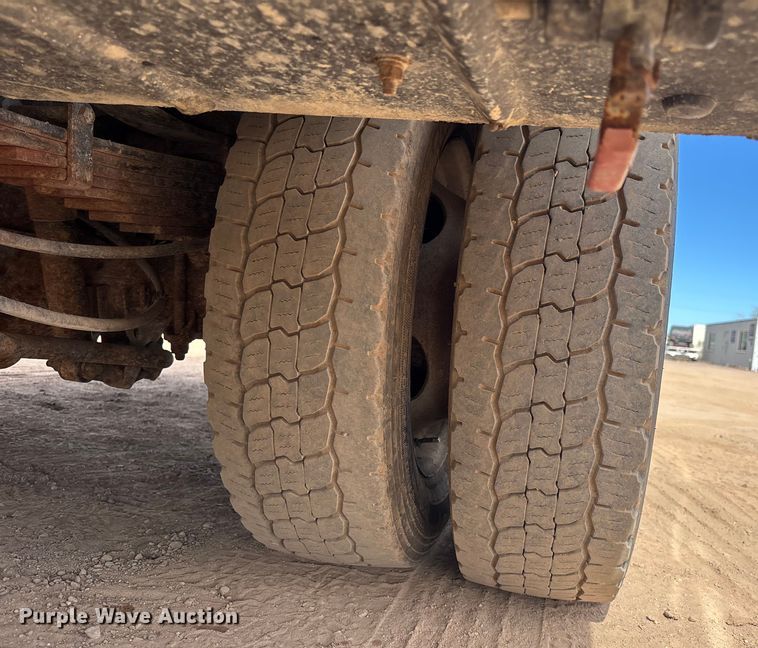 image for item FB5496 2017 Ford F550 utility / service truck