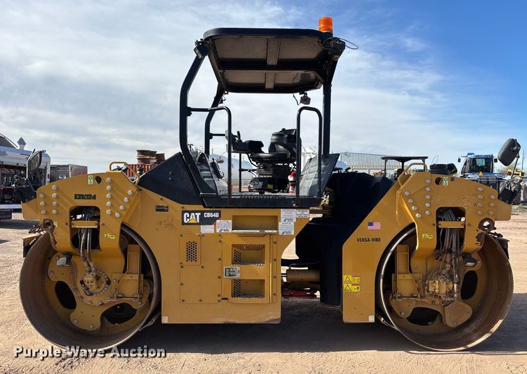 image for item FB5497 2016 Caterpillar CB64B double drum vibratory roller