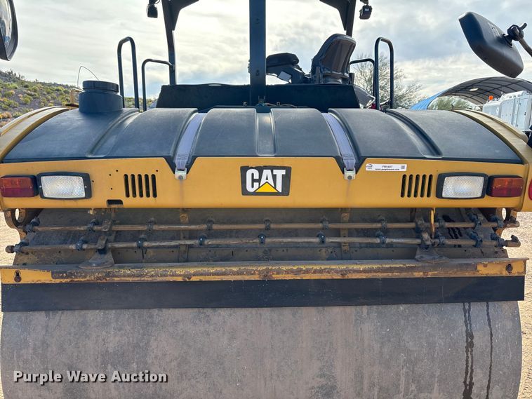 image for item FB5497 2016 Caterpillar CB64B double drum vibratory roller