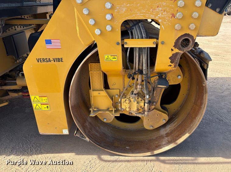 image for item FB5497 2016 Caterpillar CB64B double drum vibratory roller