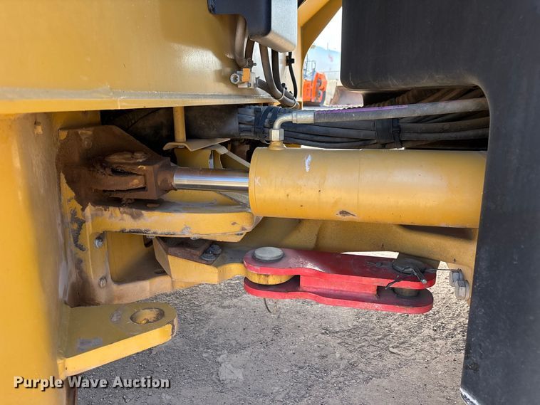 image for item FB5497 2016 Caterpillar CB64B double drum vibratory roller