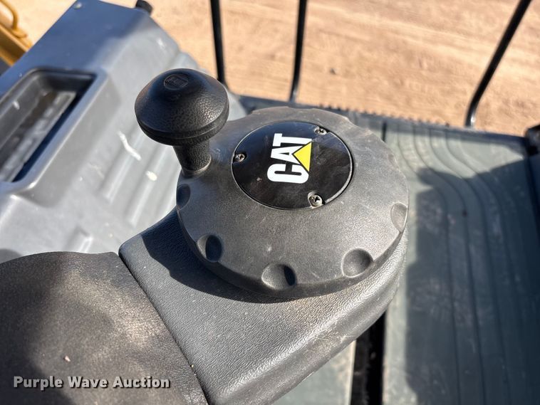 image for item FB5497 2016 Caterpillar CB64B double drum vibratory roller