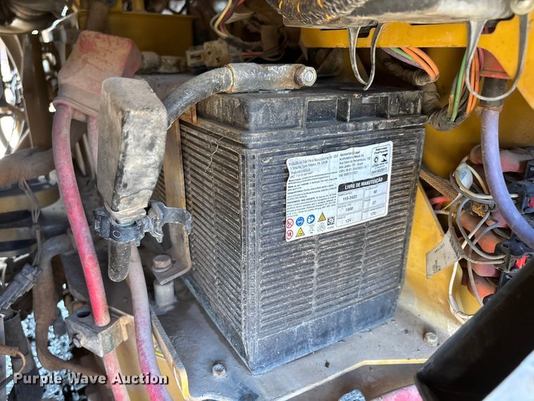 image for item FB5497 2016 Caterpillar CB64B double drum vibratory roller