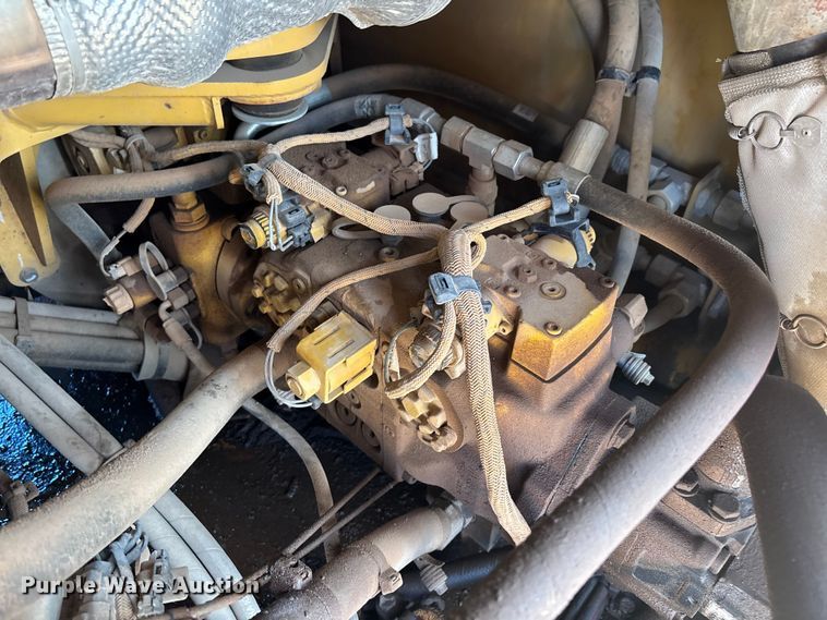 image for item FB5497 2016 Caterpillar CB64B double drum vibratory roller