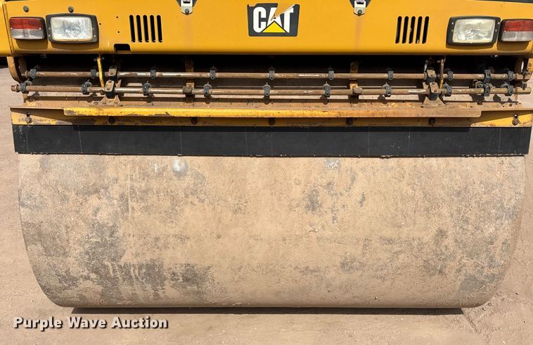 image for item FB5497 2016 Caterpillar CB64B double drum vibratory roller