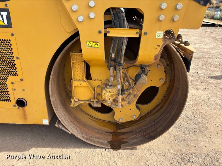image for item FB5497 2016 Caterpillar CB64B double drum vibratory roller