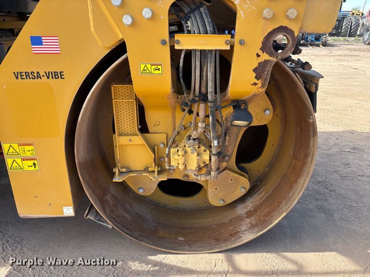 image for item FB5497 2016 Caterpillar CB64B double drum vibratory roller
