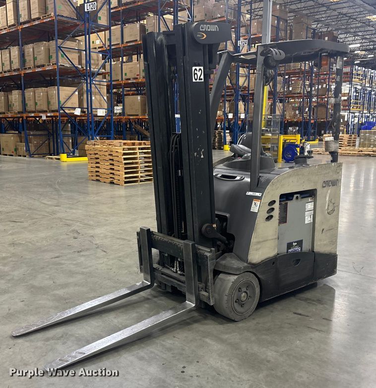 image for item FB5498 2017 Crown RC5545-40 forklift