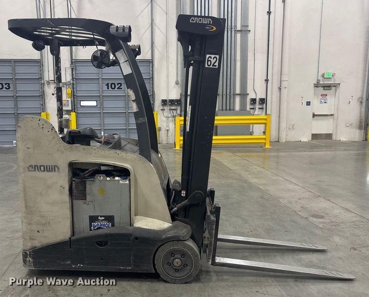 image for item FB5498 2017 Crown RC5545-40 forklift