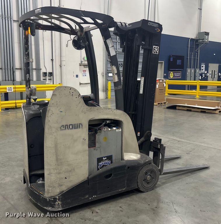 image for item FB5498 2017 Crown RC5545-40 forklift