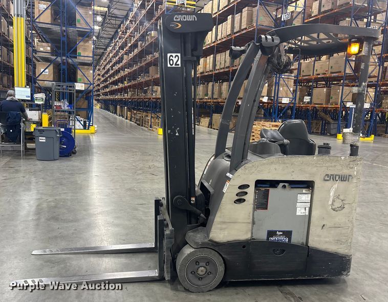 image for item FB5498 2017 Crown RC5545-40 forklift
