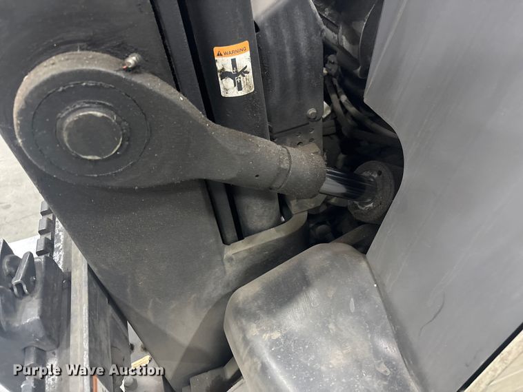 image for item FB5498 2017 Crown RC5545-40 forklift