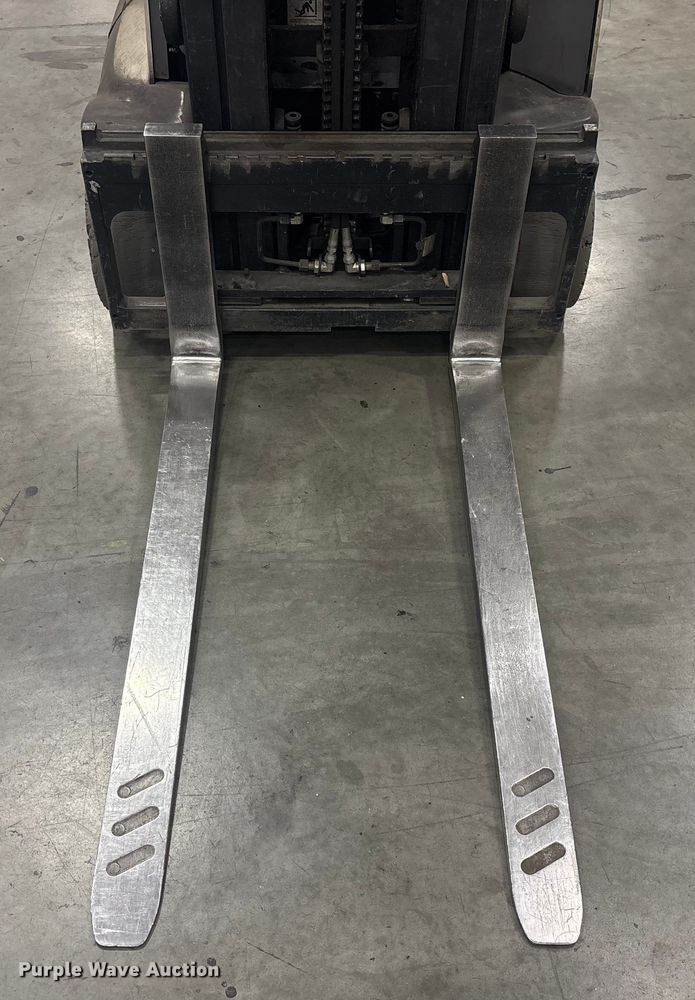 image for item FB5498 2017 Crown RC5545-40 forklift