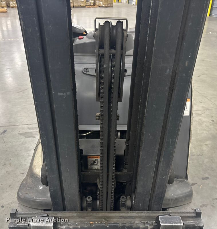 image for item FB5498 2017 Crown RC5545-40 forklift