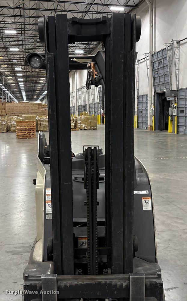 image for item FB5498 2017 Crown RC5545-40 forklift