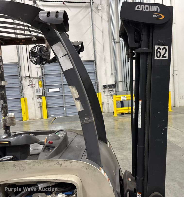 image for item FB5498 2017 Crown RC5545-40 forklift