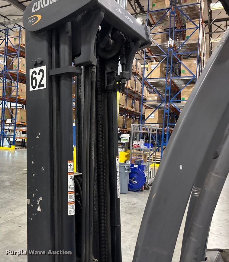 image for item FB5498 2017 Crown RC5545-40 forklift