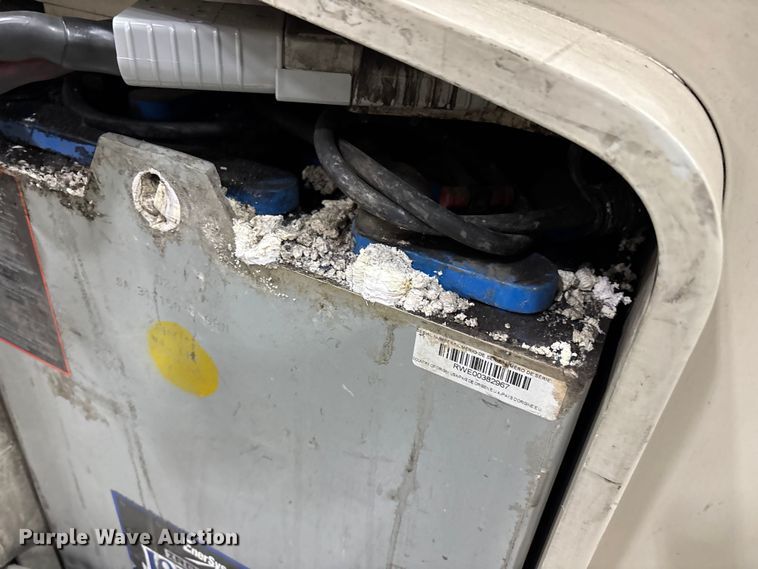 image for item FB5498 2017 Crown RC5545-40 forklift