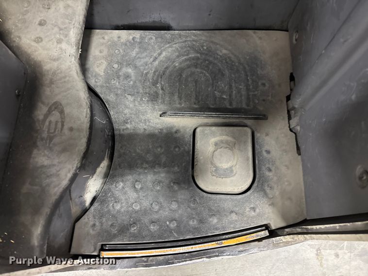 image for item FB5498 2017 Crown RC5545-40 forklift