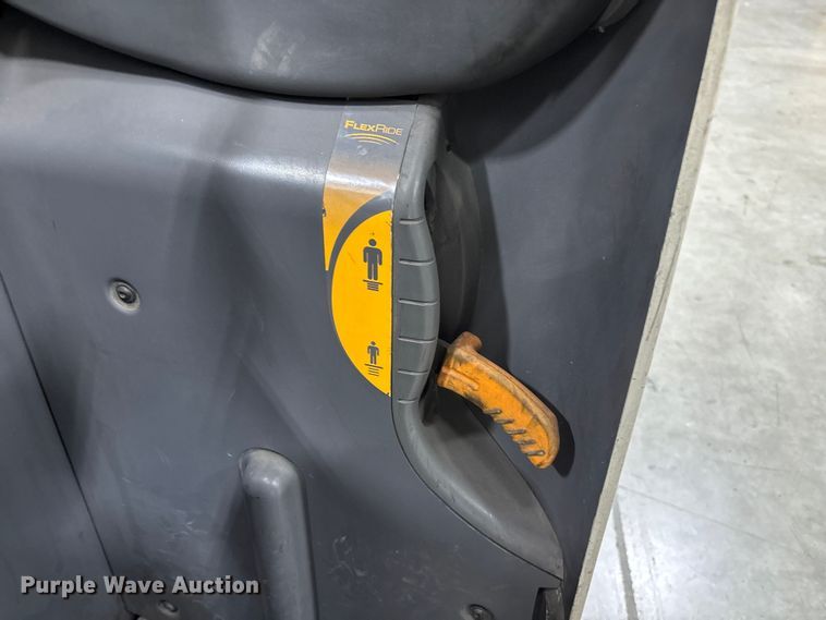 image for item FB5498 2017 Crown RC5545-40 forklift