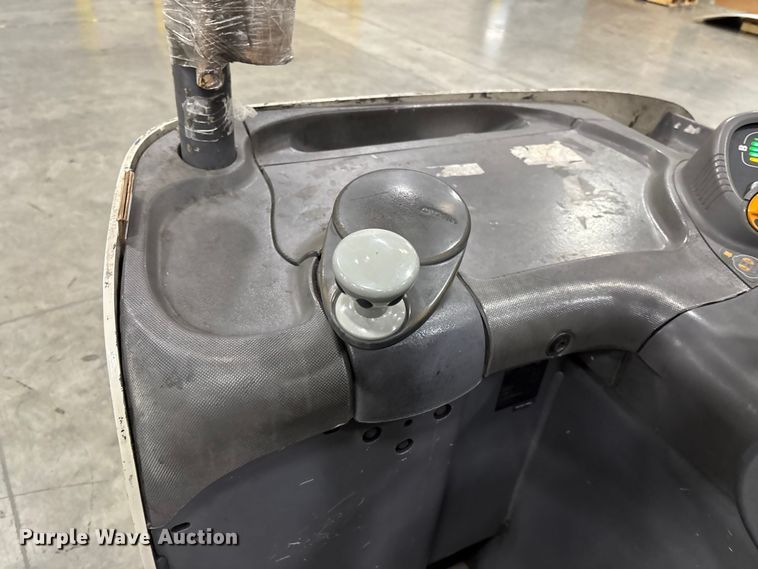 image for item FB5498 2017 Crown RC5545-40 forklift