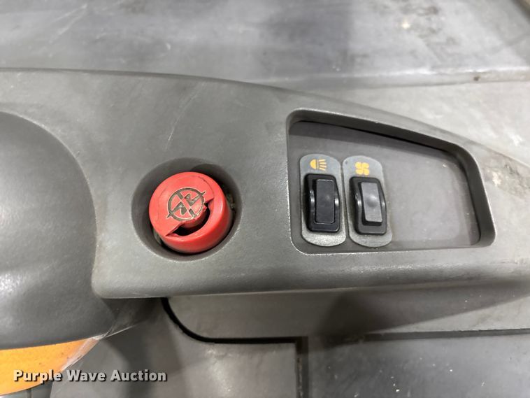 image for item FB5498 2017 Crown RC5545-40 forklift