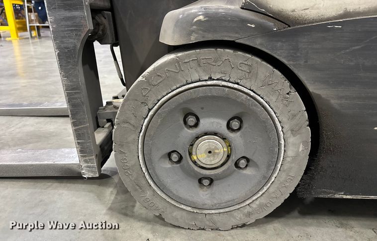 image for item FB5498 2017 Crown RC5545-40 forklift