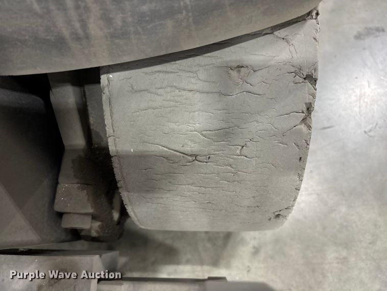 image for item FB5498 2017 Crown RC5545-40 forklift