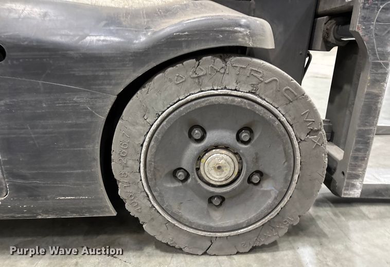 image for item FB5498 2017 Crown RC5545-40 forklift