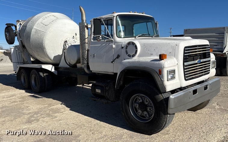 image for item FC1522 1993 Ford LT9000 ready mix truck