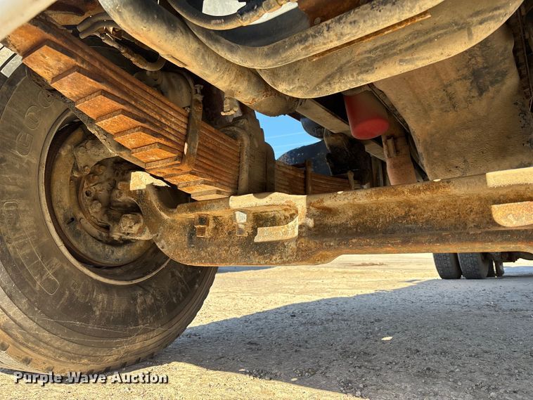 image for item FC1522 1993 Ford LT9000 ready mix truck