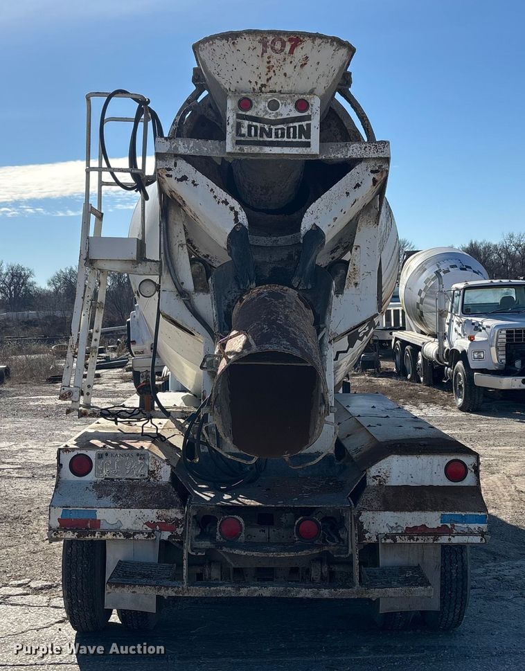 image for item FC1523 2003 Sterling L8500 ready mix truck