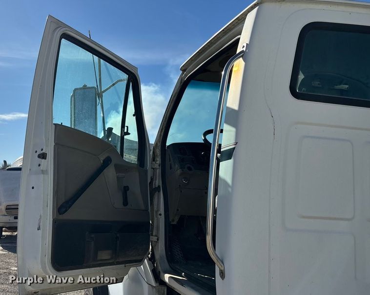 image for item FC1523 2003 Sterling L8500 ready mix truck