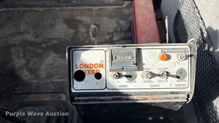 image for item FC1523 2003 Sterling L8500 ready mix truck