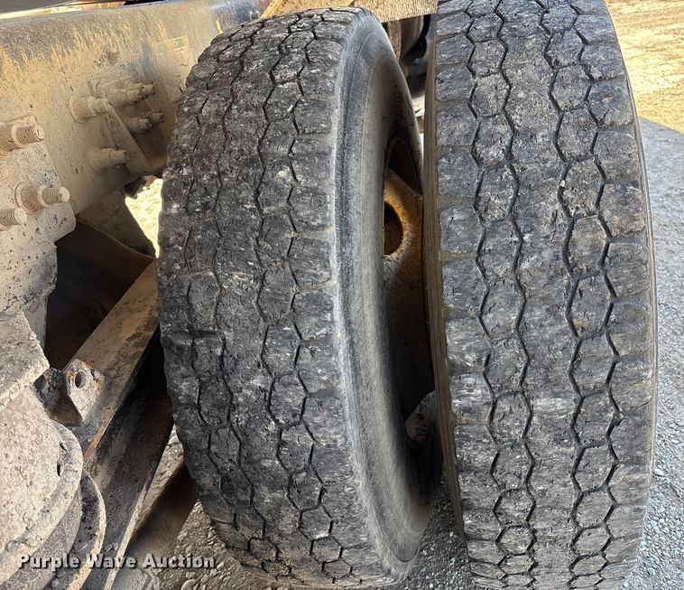 image for item FC1523 2003 Sterling L8500 ready mix truck